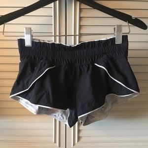 LULULEMON REVERSIBLE SURF SHORT